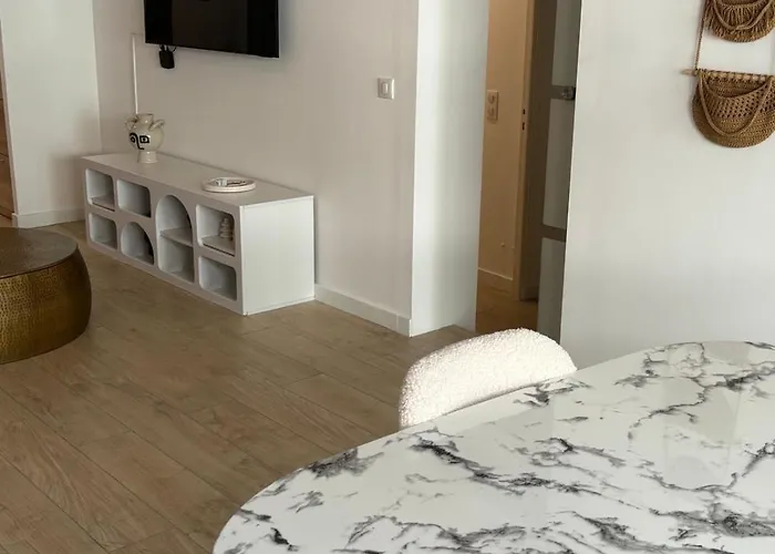 Apartman With Perfect Location And View *